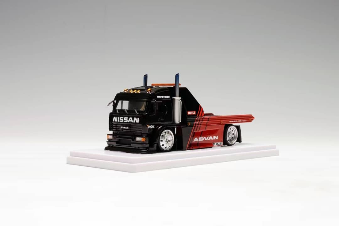 [ETA:  Jun 2024 ] Stance Hunters x Street Weapon 1/64 Kamaz Tow Truck