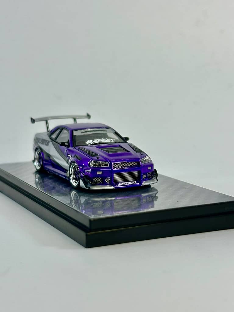 404Error 1/64 Skyline GT-R R34 Ryohe's "GIFTED" Purple with White Strips