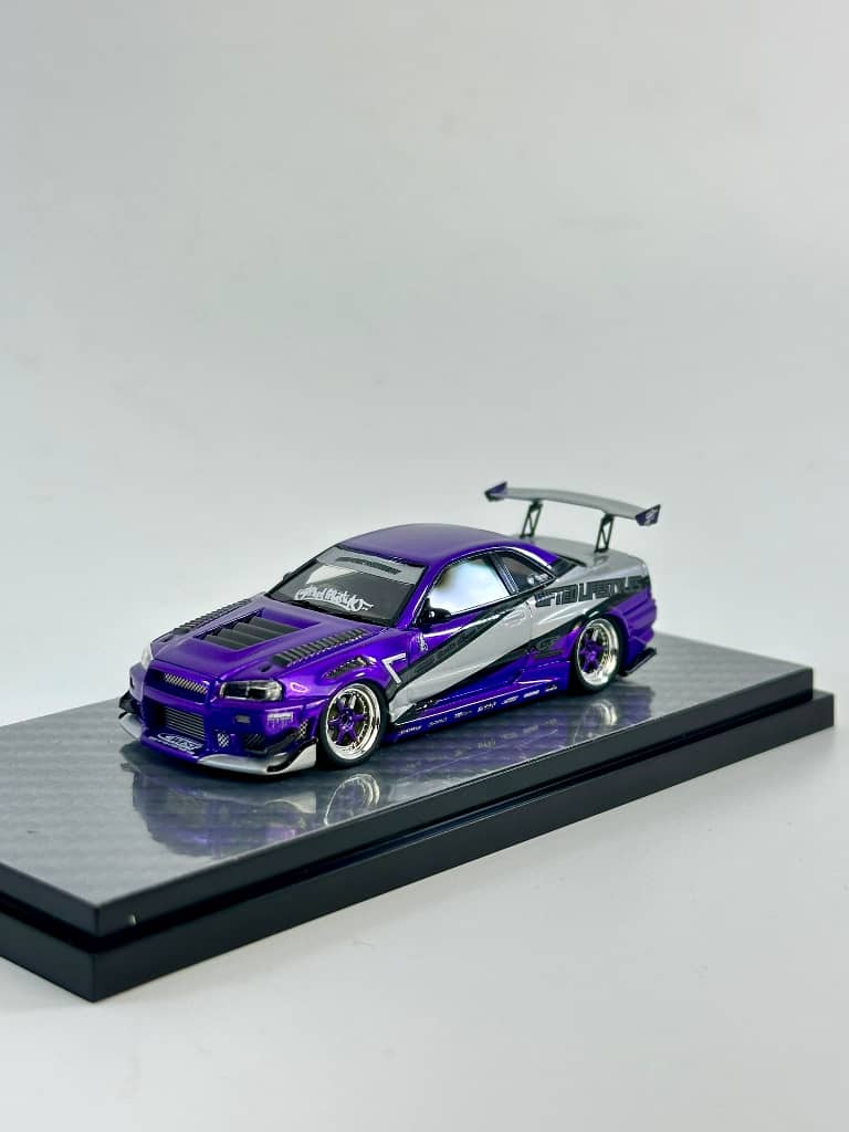 404Error 1/64 Skyline GT-R R34 Ryohe's "GIFTED" Purple with White Strips