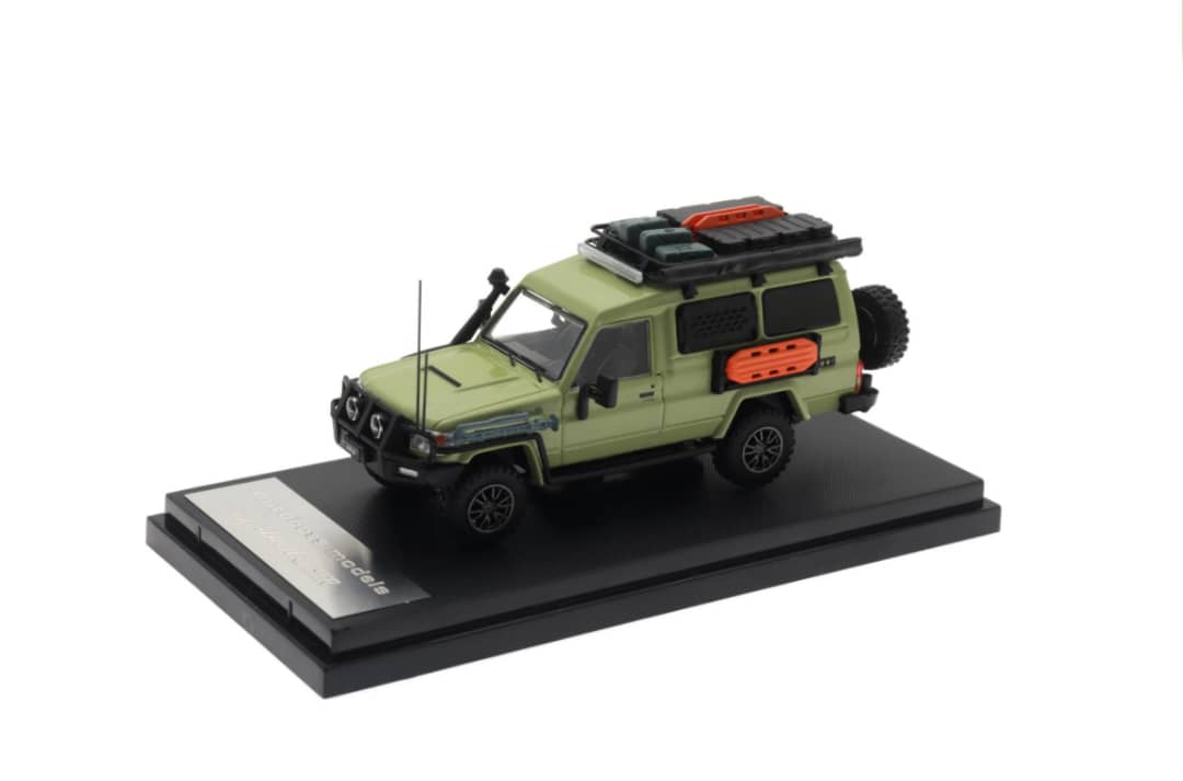 Autobots Models 1/64 Land Cruiser LC78 Off-Load Modified