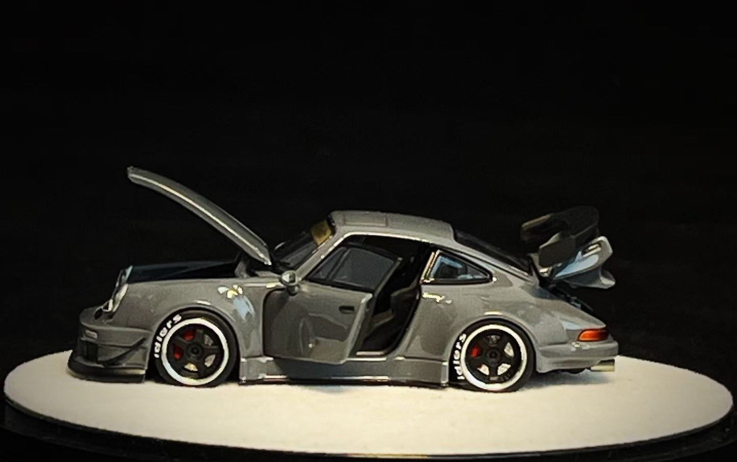PGM 1/64 RWB930 GT-Wing Cement Grey