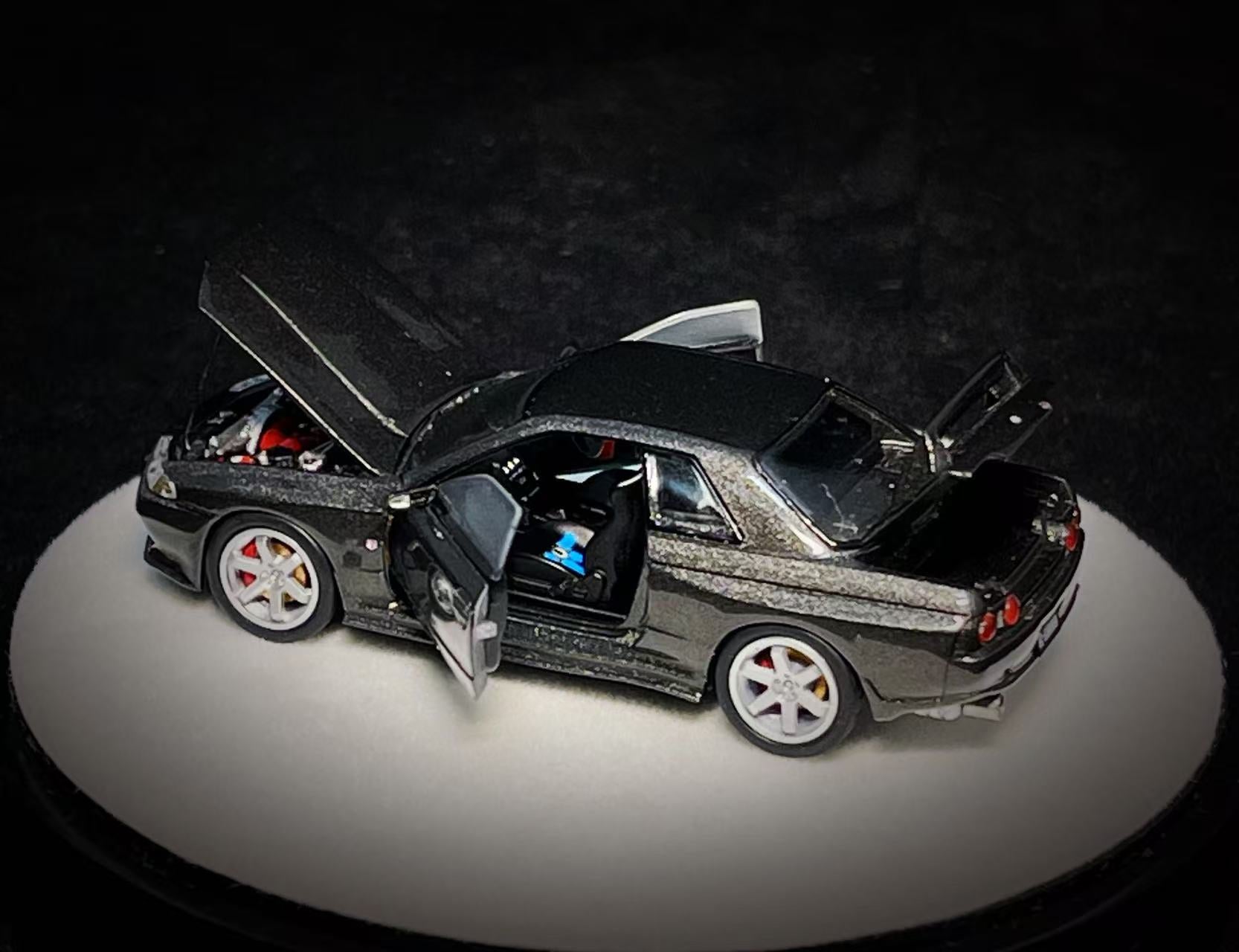 ETA: Nov 2025 ] PGM 1/64 Skyline GT-R R32 - Metallic Grey – Black