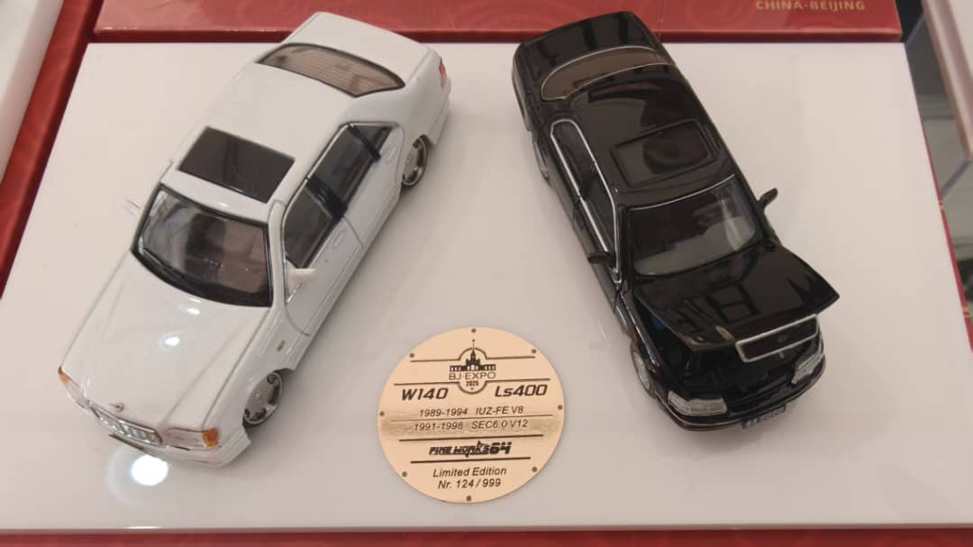 [ETA:  Oct 2025 ] Fine Works 1/64 Twin Cars Set - White W140 + Black LS400 - HEC Event Exclusive