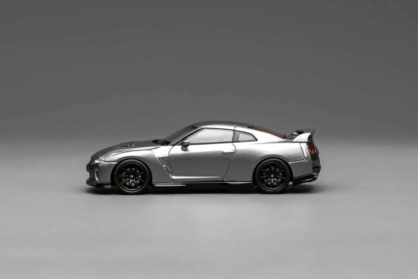 [ETA:  Jul 2026 ] Motorhelix 1/10 Nissan GT-R R35  Track Edition Engineered By Nismo 2020 Dark Metal Gray