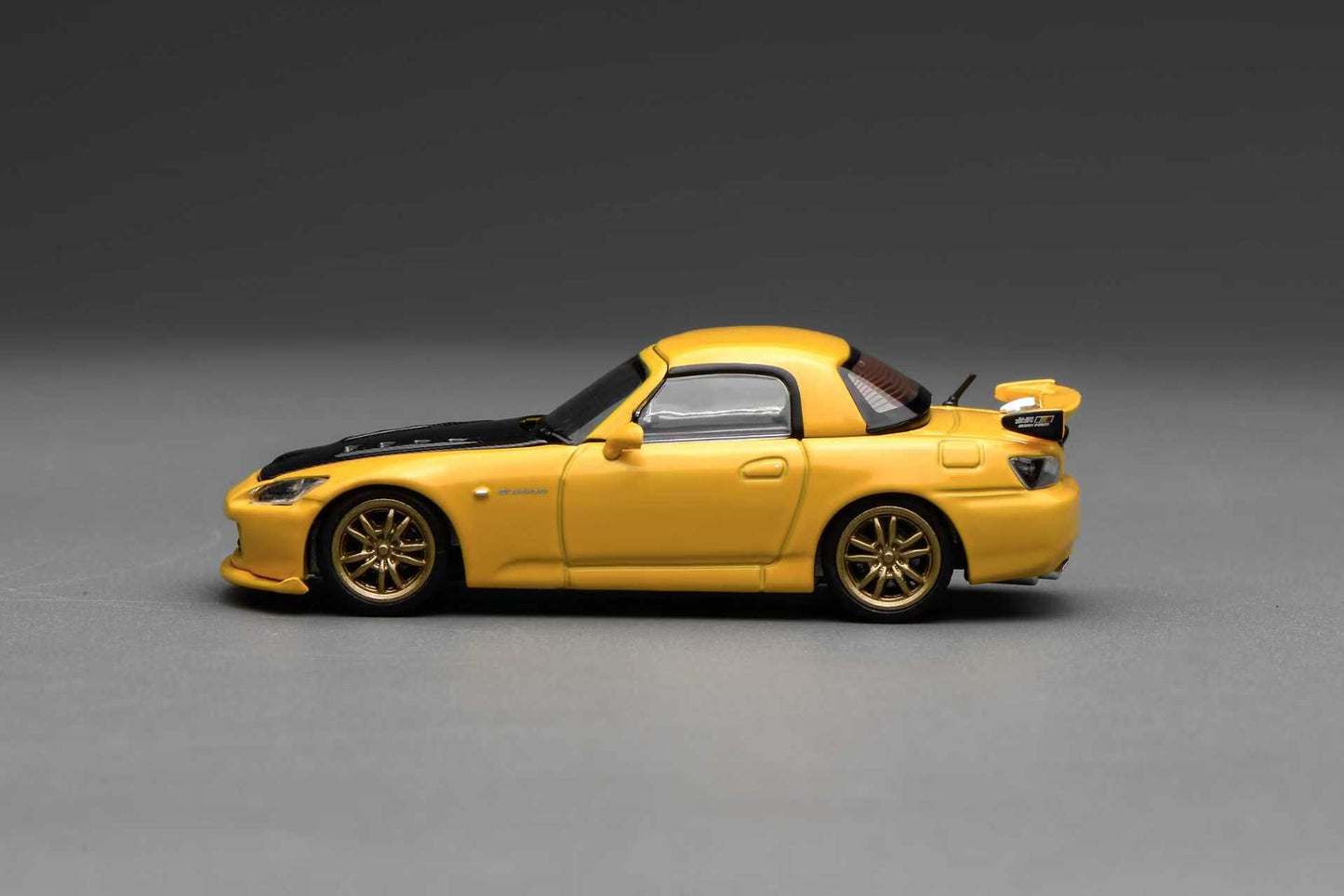 [ETA:  Apr 2026 ] Motorhelix 1/64 Honda S2000 Magnetic and Assembled Parts Blister Card Version