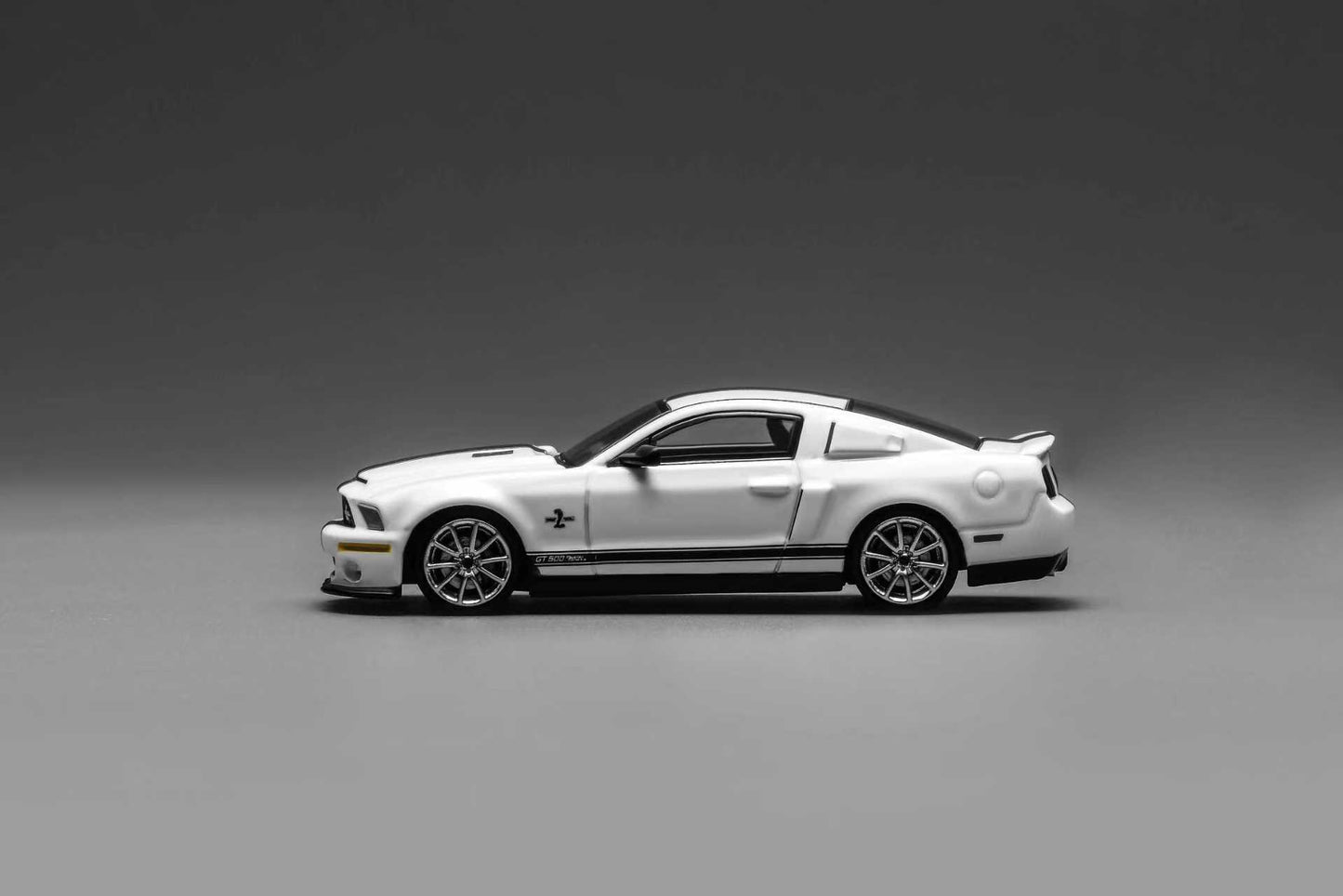 [ETA:  May 2026 ] GreenLight x Motorhelix 1/64 Ford Shelby Mustang GT500 2007 White