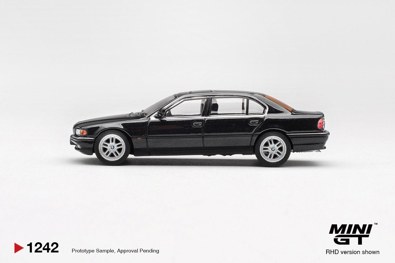 [ETA:  Dec 2026 ] Mini GT 1/64 BMW 750IL Black Sapphire