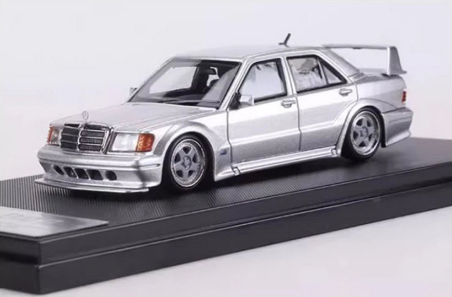 HKM 1/64 190E W201 2.5-16 Evo II Restmod- GT Silver / Gloss White/Candy Red