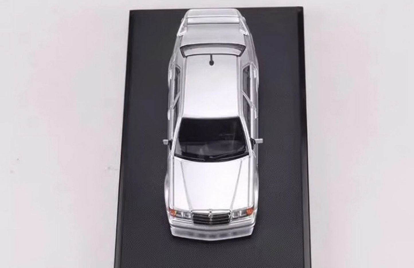 HKM 1/64 190E W201 2.5-16 Evo II Restmod- GT Silver / Gloss White/Candy Red