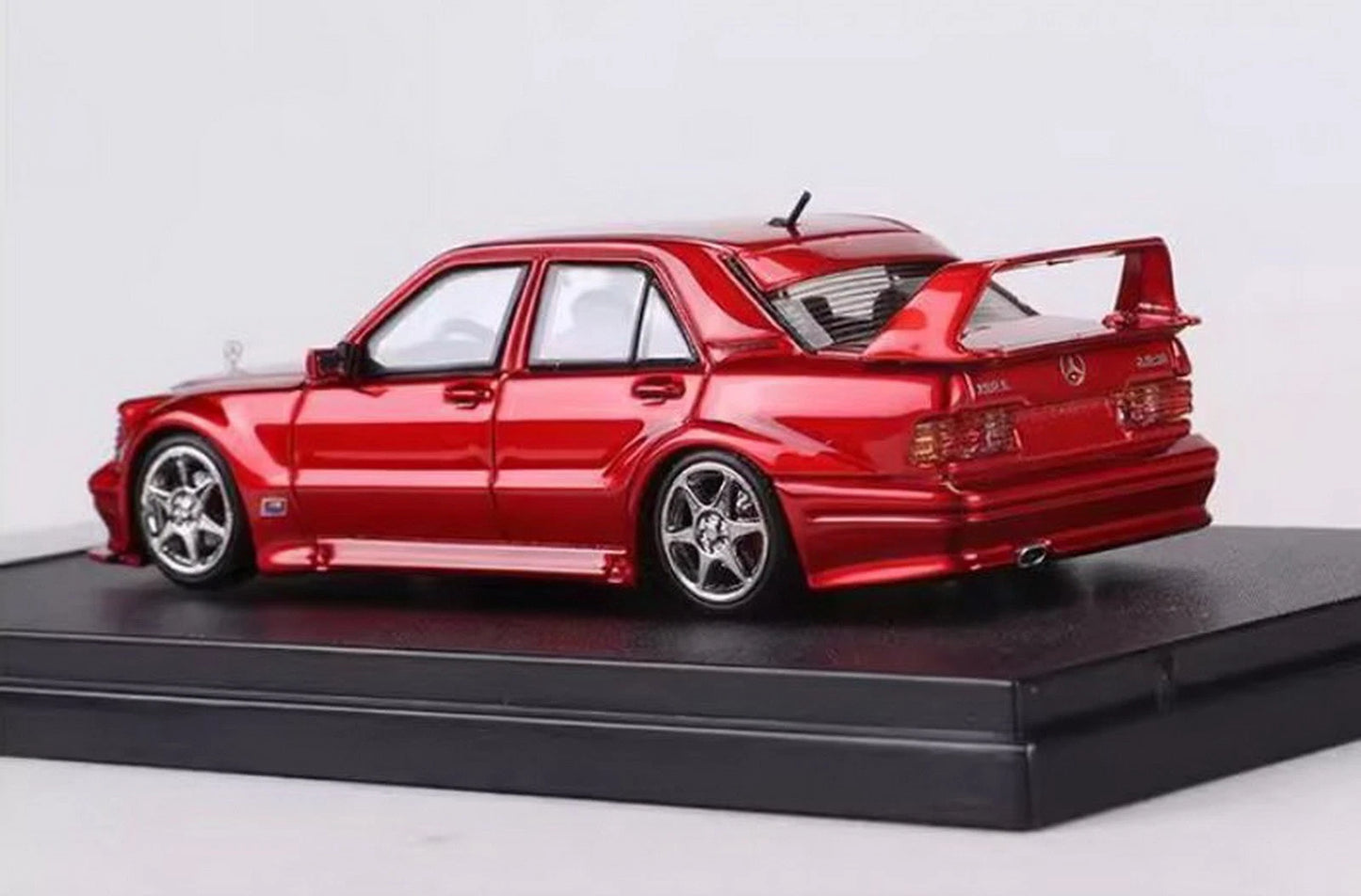 HKM 1/64 190E W201 2.5-16 Evo II Restmod- GT Silver / Gloss White/Candy Red