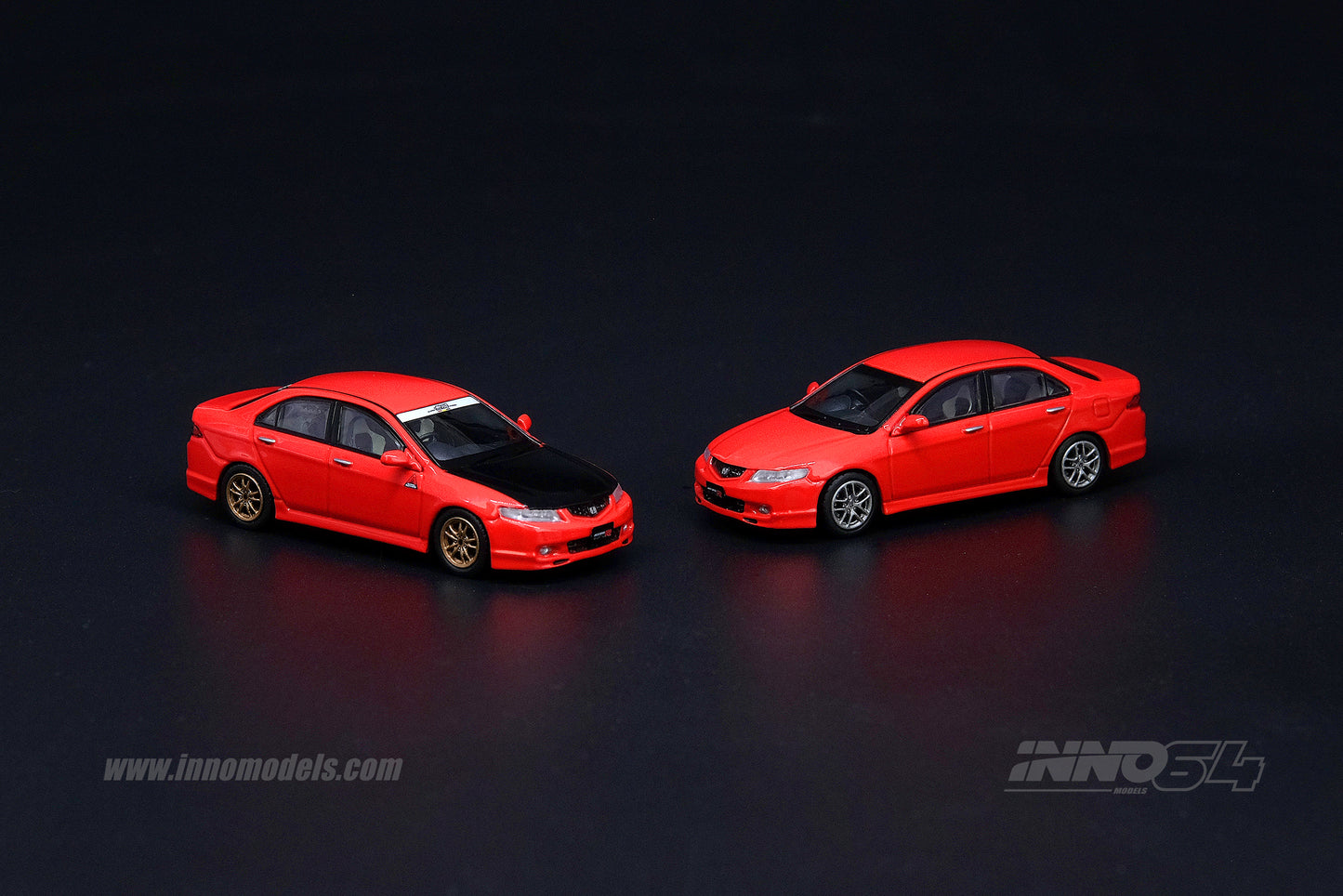 Inno64 1:64 HONDA ACCORD Euro-R CL7 Milano Red  With extra wheels and Decals