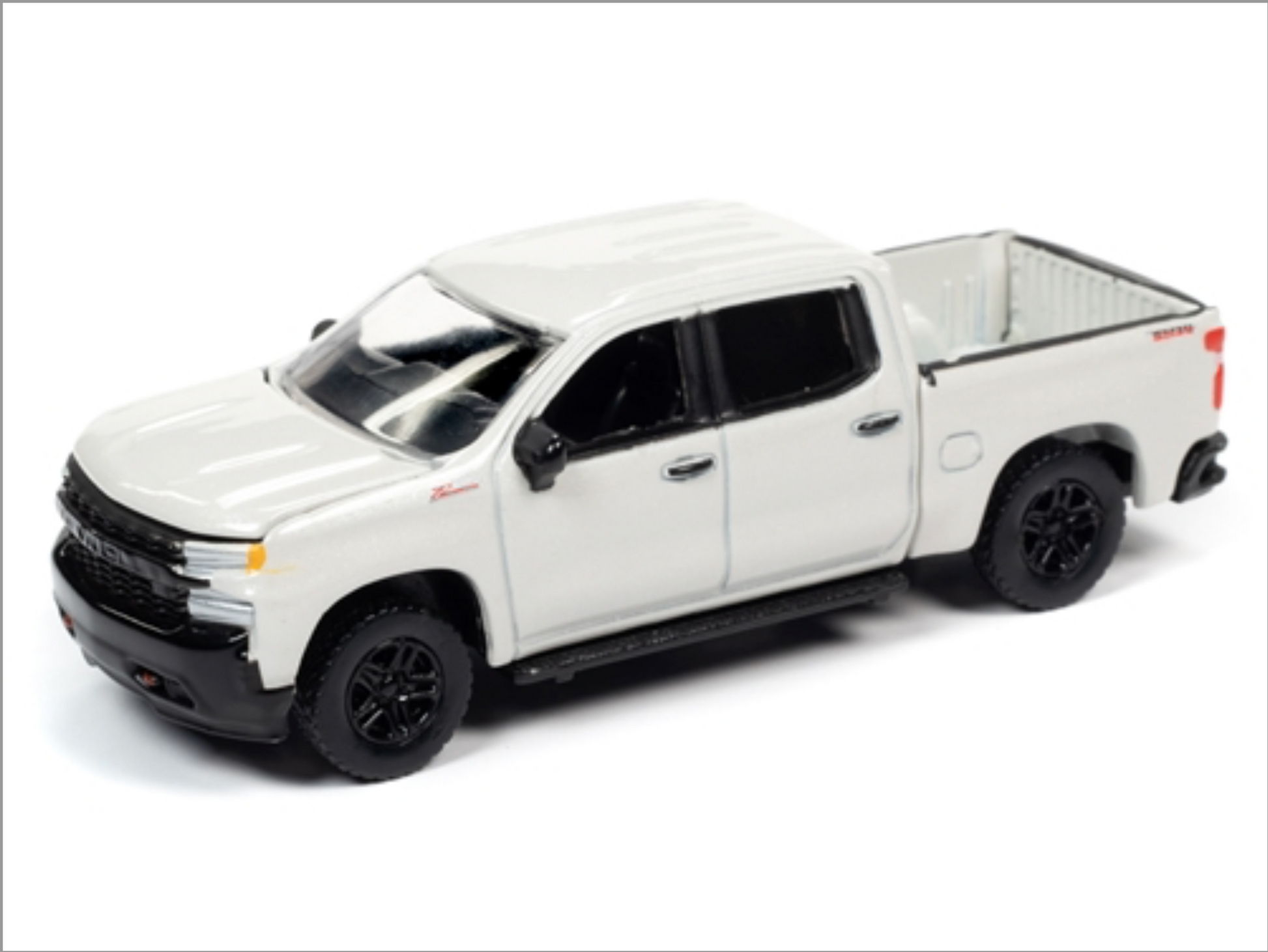 Auto World 1 64 Premium 2019 Chevy Silverado Custom Trailboss Iridesc Black Ice Diecast
