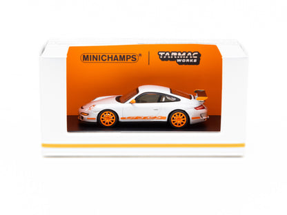 Tarmac Works x MiniChamps 1/64 Porsche 911 GT3 RS (997) Silver
*** Limited to 480pcs ***