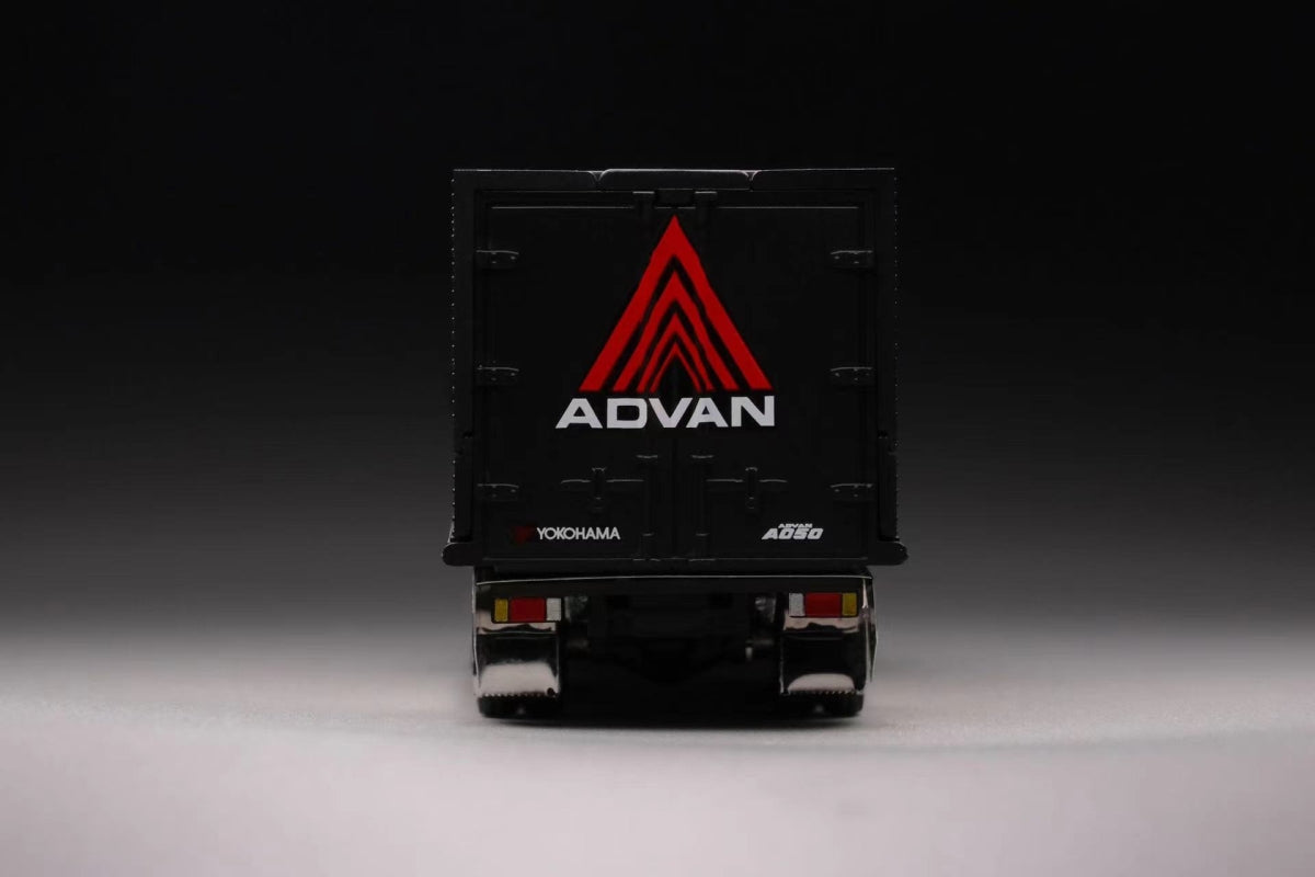 Peako x Y.E.S 1:64 ELF Custom Tow Truck - Advan