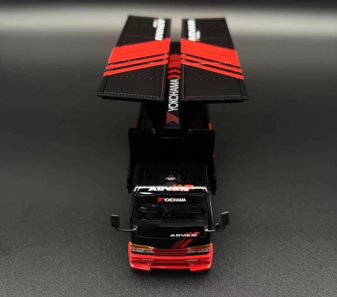 Peako x Y.E.S 1:64 ELF Custom Tow Truck - Advan