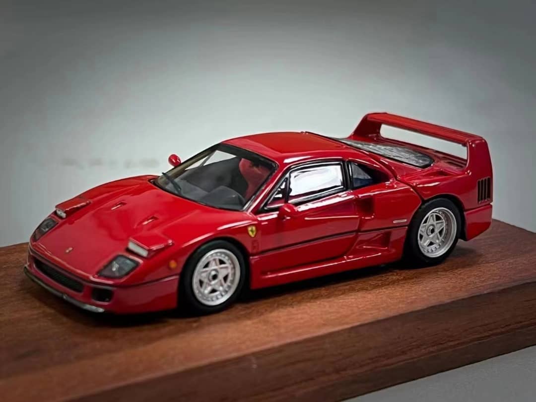 PGM 1/64 F40 LM Red
