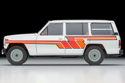 Tomytec 1:64 LV-N109d Nissan Safari Extra Van DX Silver/Stripe